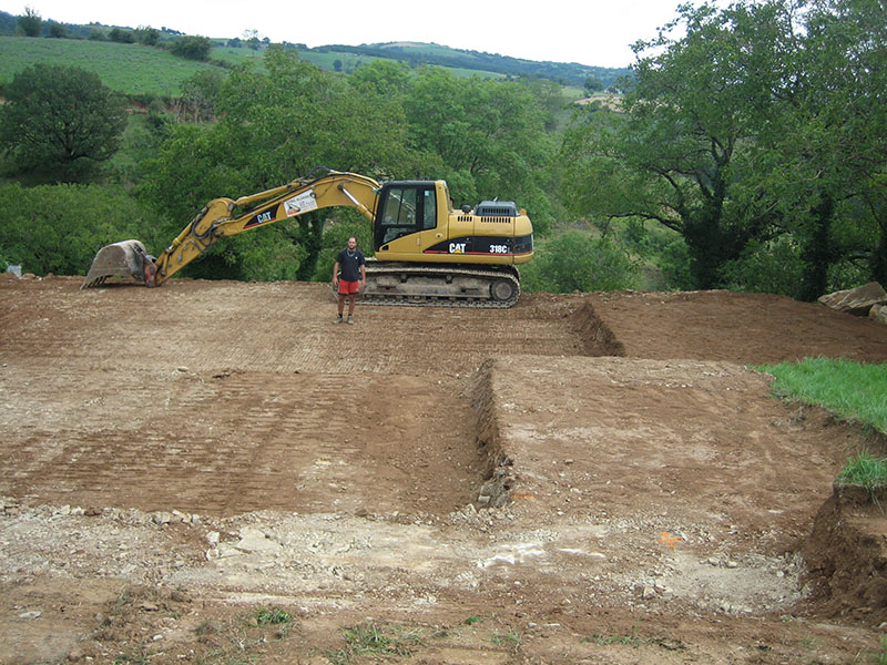 Réalisation du nivellement de terrain à Sébazac Concoures